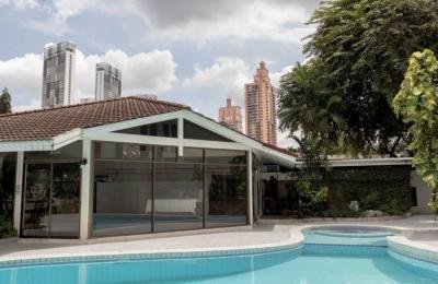 Commercial House with Pool in Asok