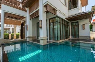 Pool Villa PET FRIENDLY at Sathorn