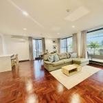 Pet Friendly Up to 12 Kg Spacious 2 Bedroom Apartment in Thonglor